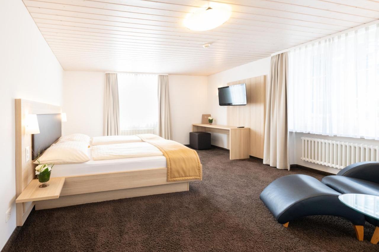 Hotel Zum Goldenen Kreuz Frauenfeld Bagian luar foto