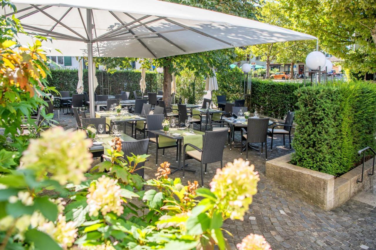 Hotel Zum Goldenen Kreuz Frauenfeld Bagian luar foto