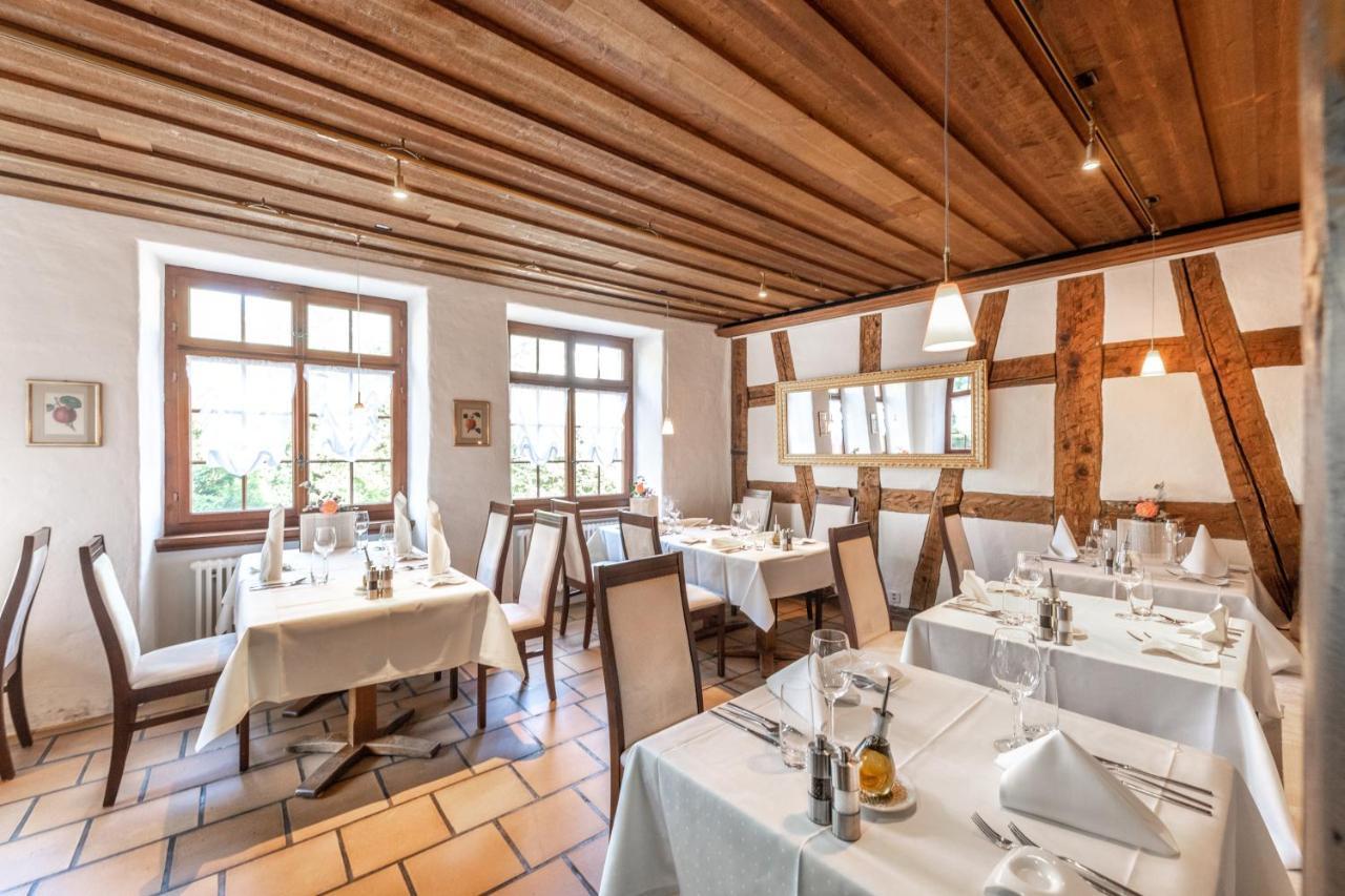 Hotel Zum Goldenen Kreuz Frauenfeld Bagian luar foto