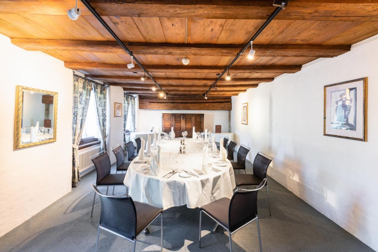 Hotel Zum Goldenen Kreuz Frauenfeld Bagian luar foto