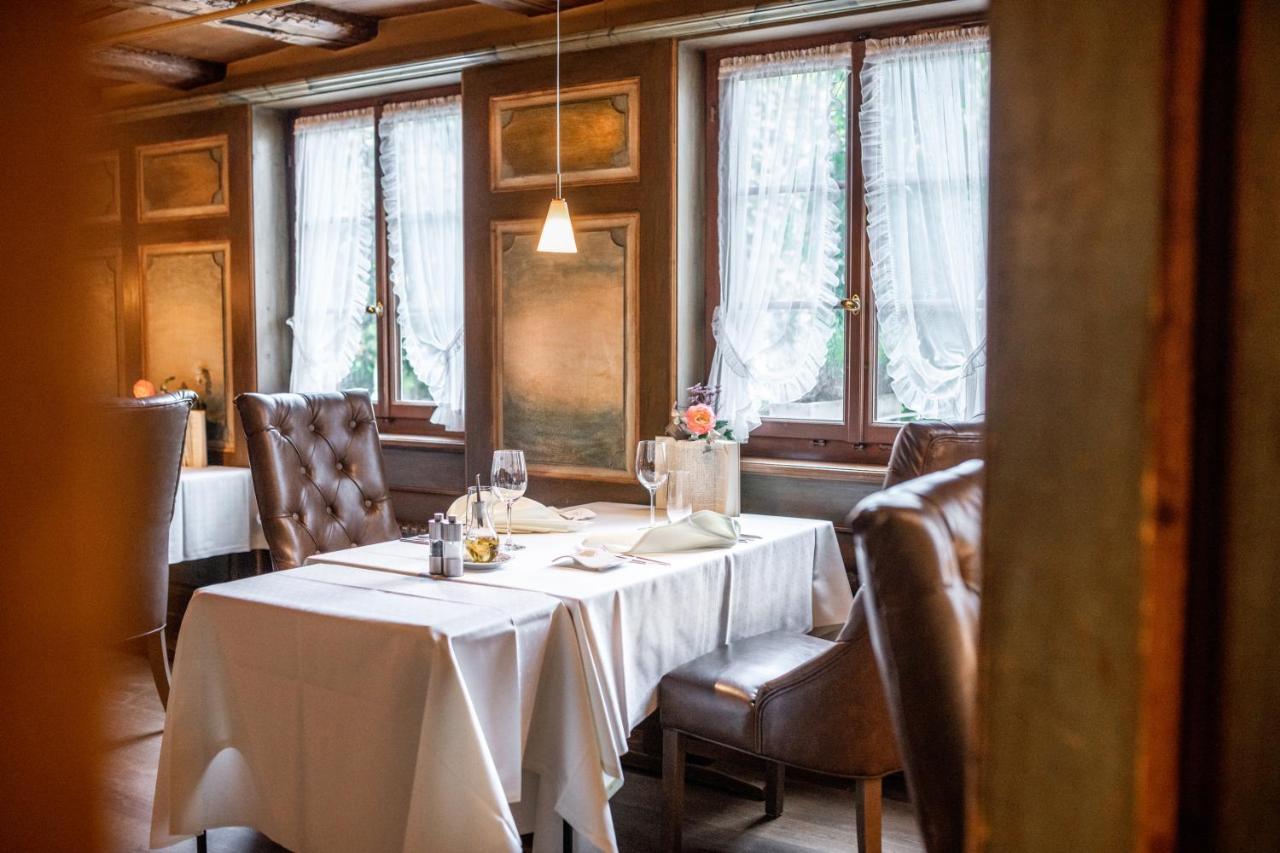 Hotel Zum Goldenen Kreuz Frauenfeld Bagian luar foto