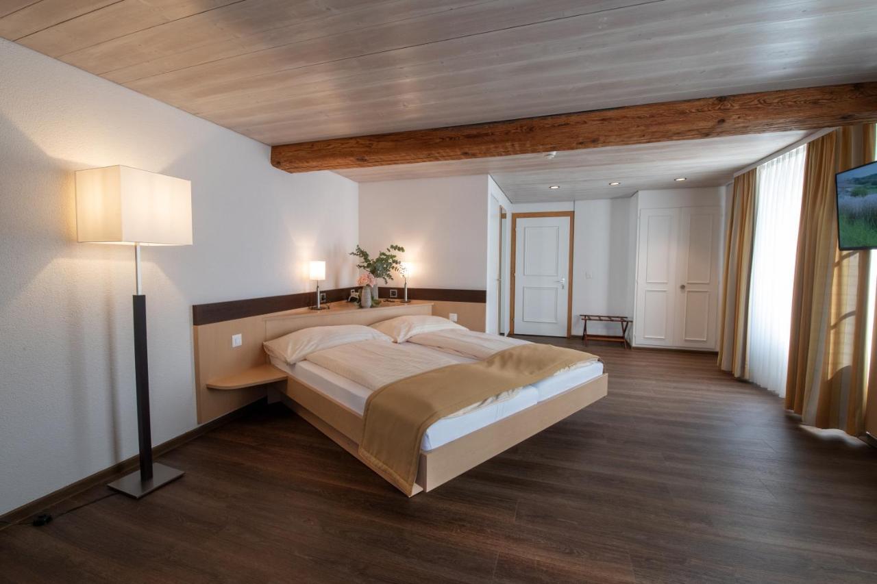 Hotel Zum Goldenen Kreuz Frauenfeld Bagian luar foto
